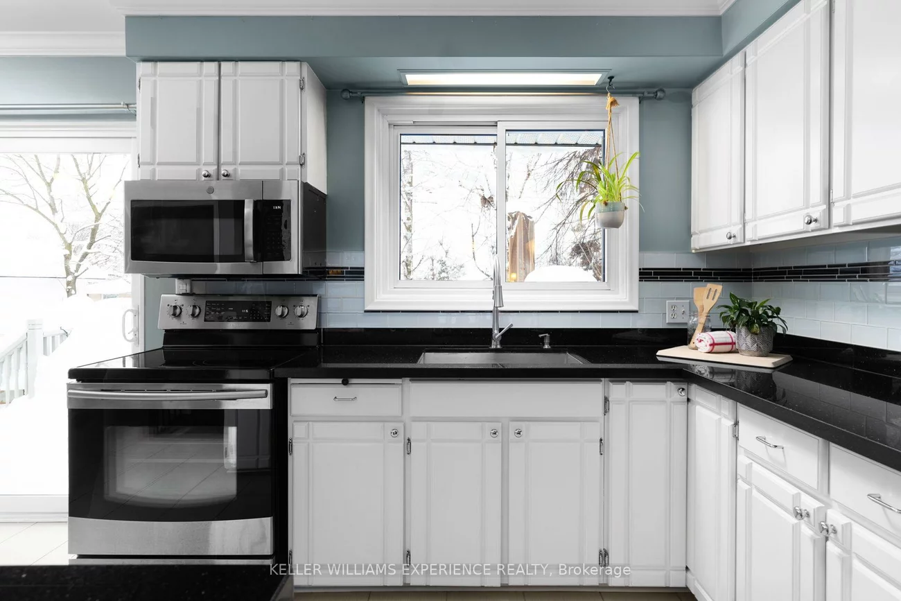 27, Ottaway, Wellington, Barrie