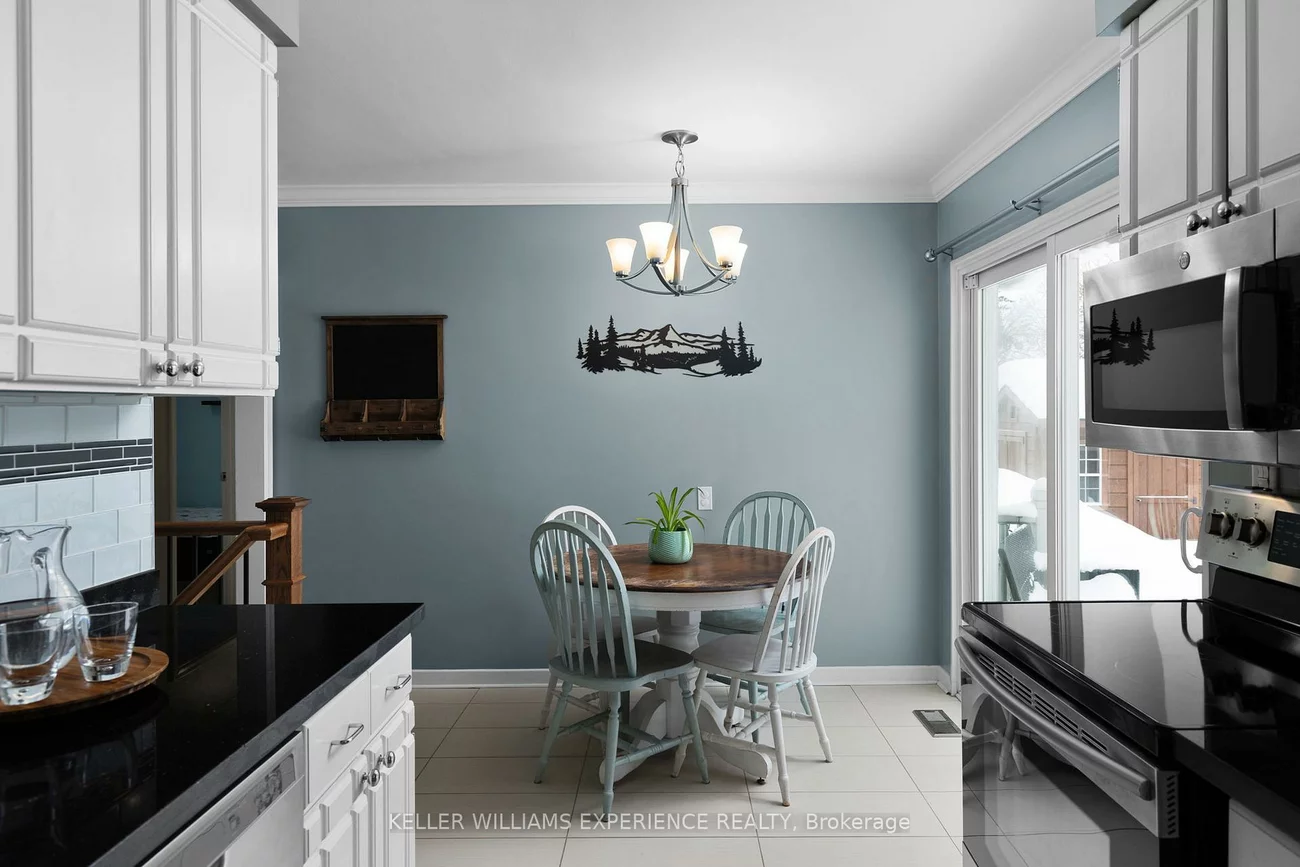 27, Ottaway, Wellington, Barrie