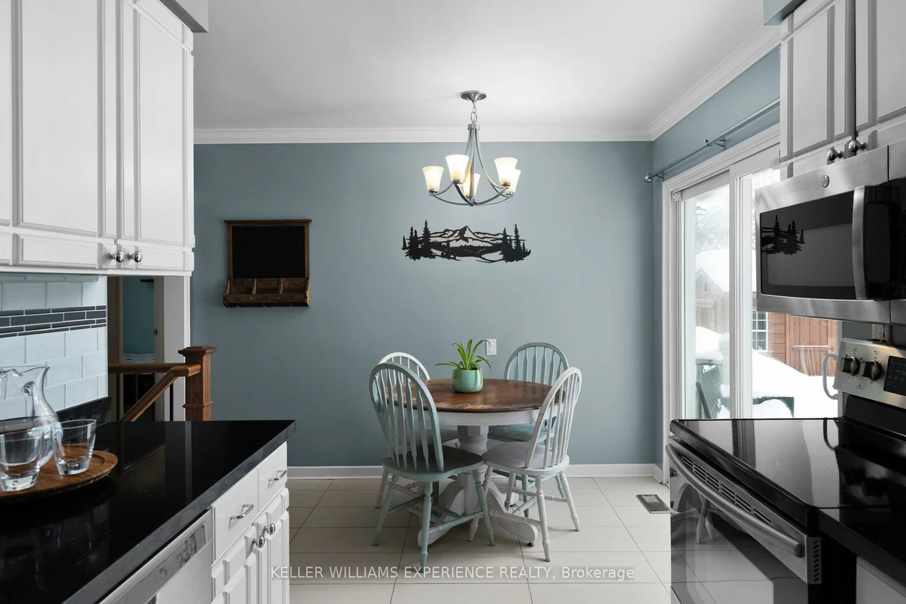 27, Ottaway, Wellington, Barrie