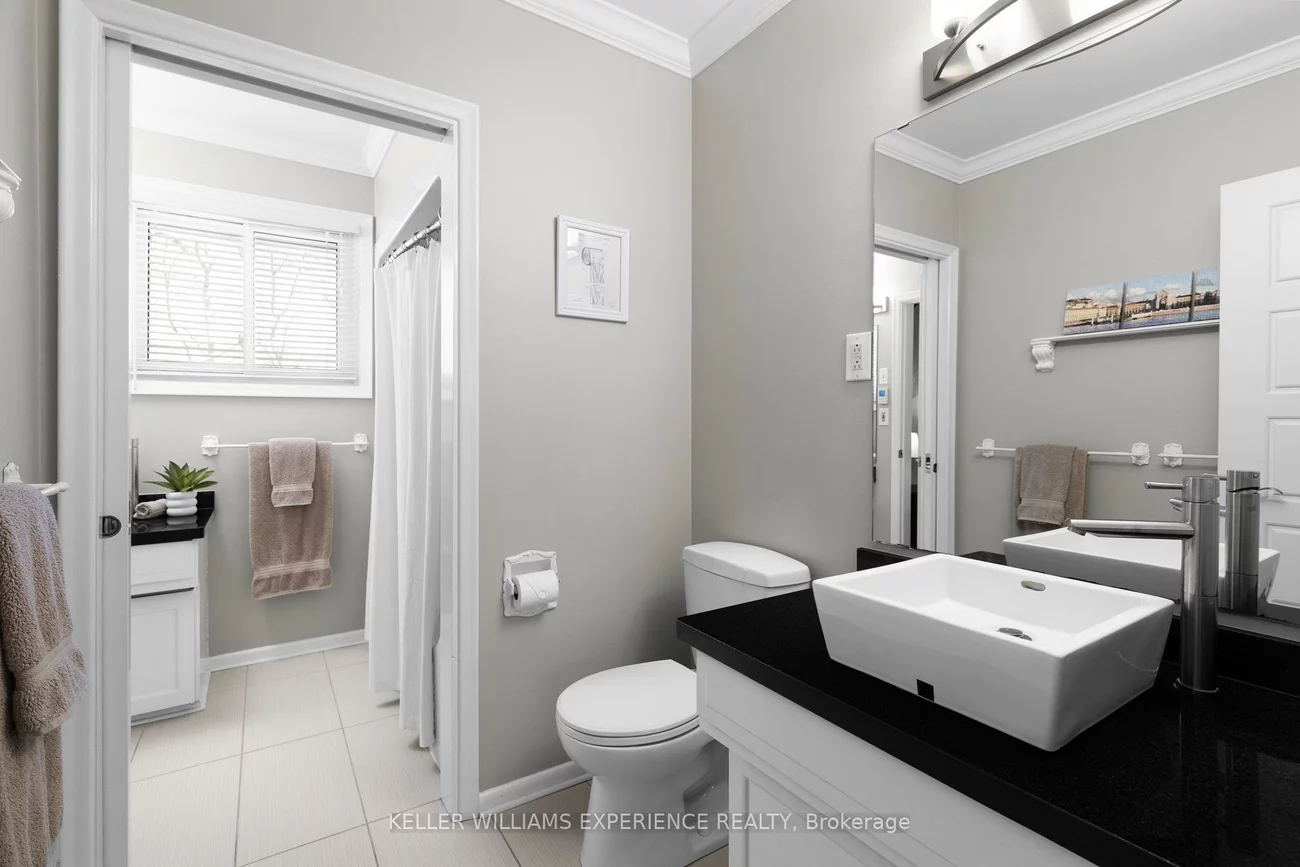 27, Ottaway, Wellington, Barrie