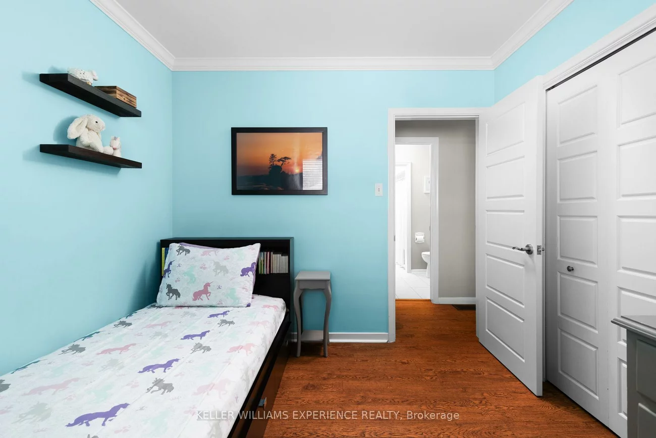 27, Ottaway, Wellington, Barrie