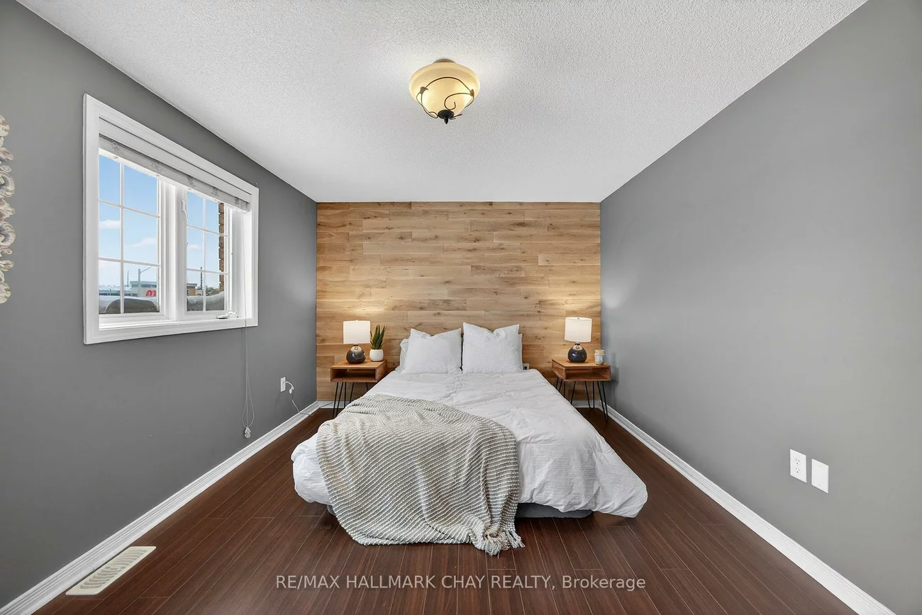 36, Goodwin, Painswick South, Barrie