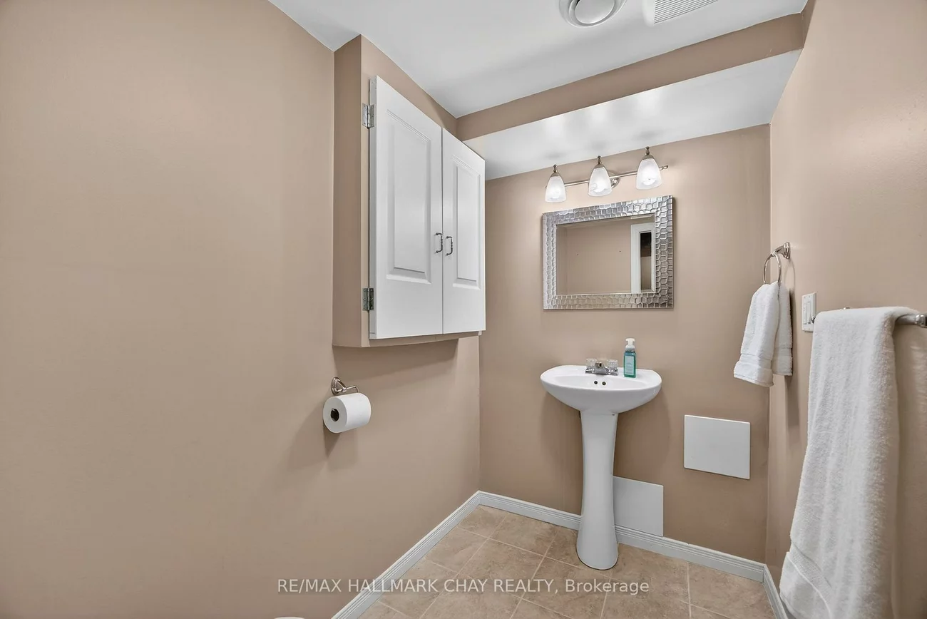 36, Goodwin, Painswick South, Barrie