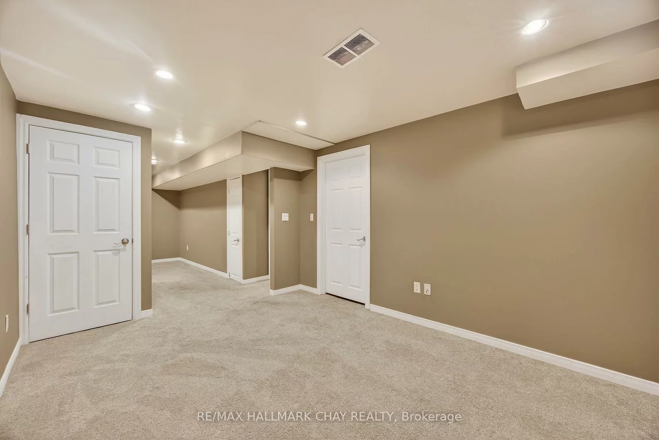 36, Goodwin, Painswick South, Barrie