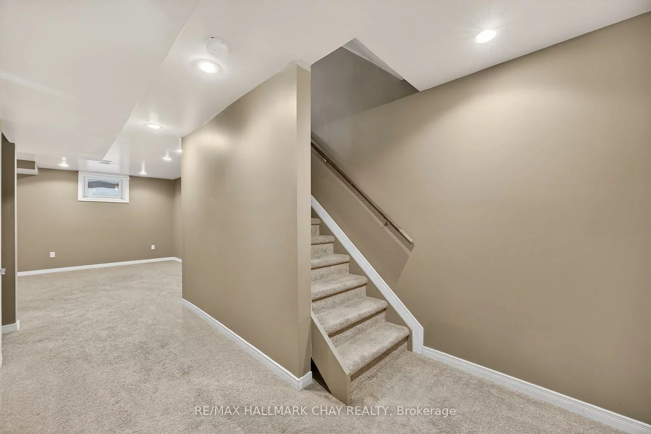 36, Goodwin, Painswick South, Barrie