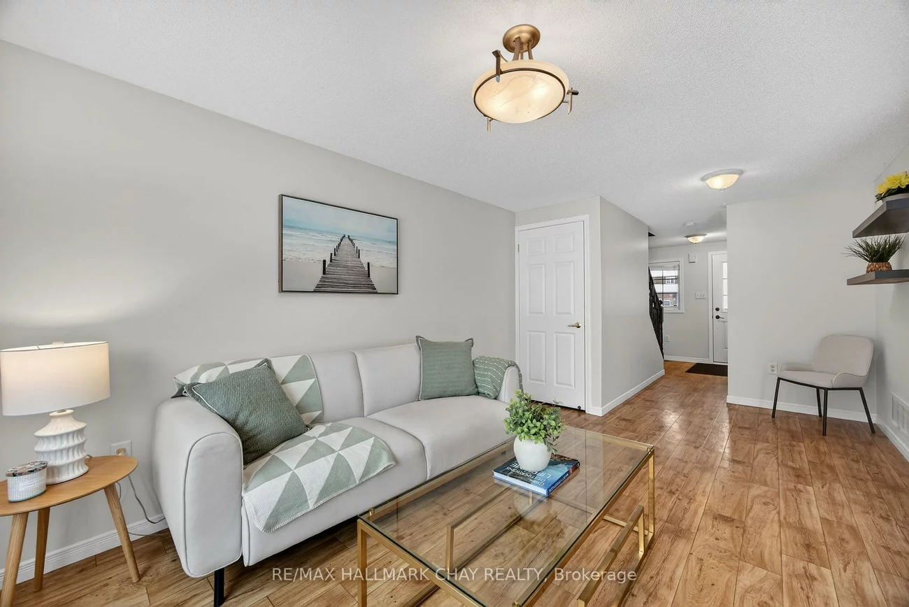 36, Goodwin, Painswick South, Barrie