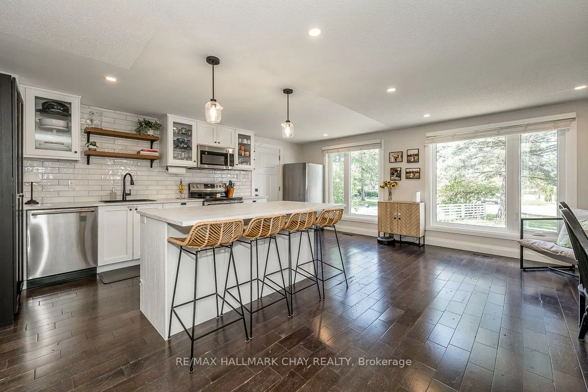 29, Shaw, Letitia Heights, Barrie