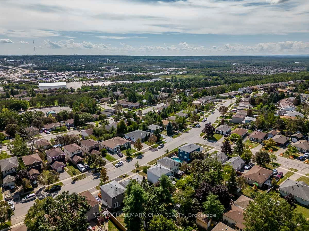 29, Shaw, Letitia Heights, Barrie