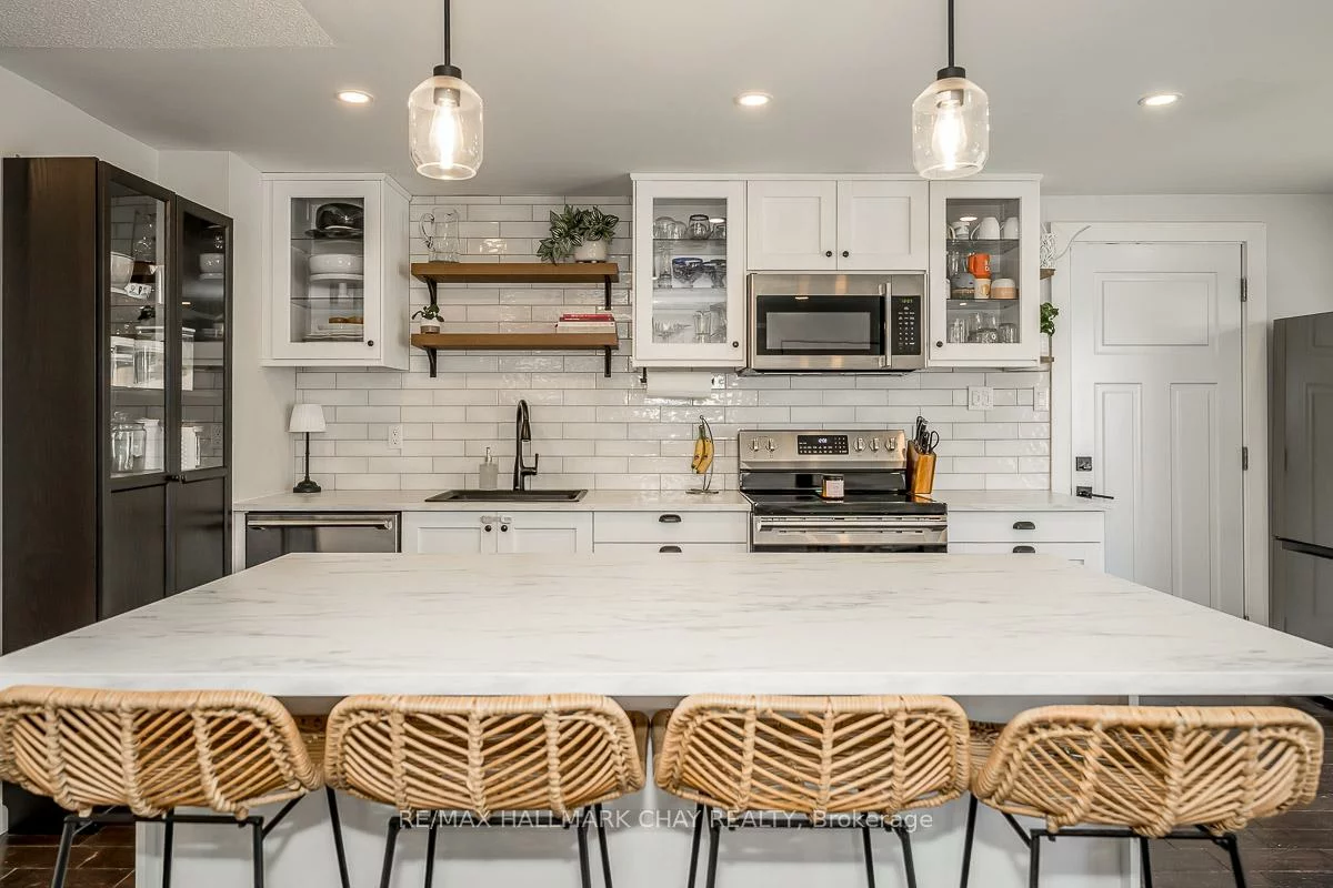 29, Shaw, Letitia Heights, Barrie