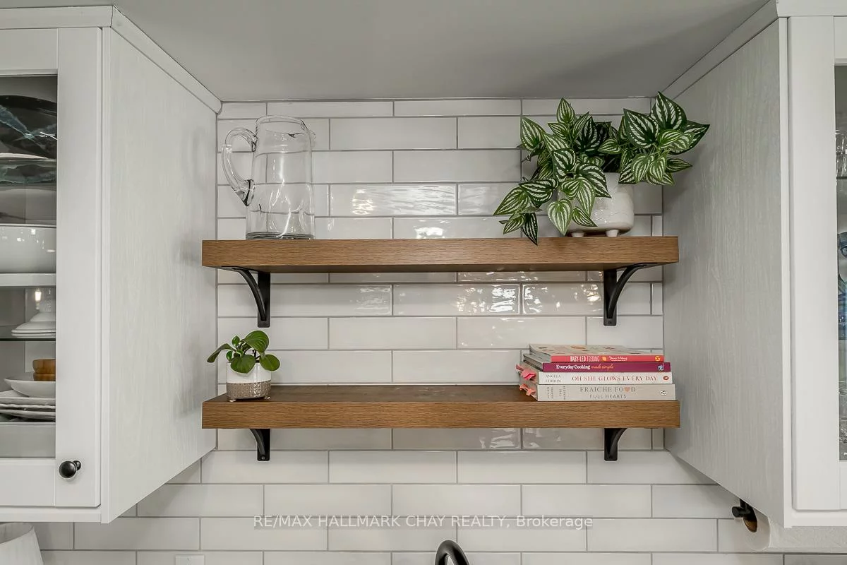 29, Shaw, Letitia Heights, Barrie