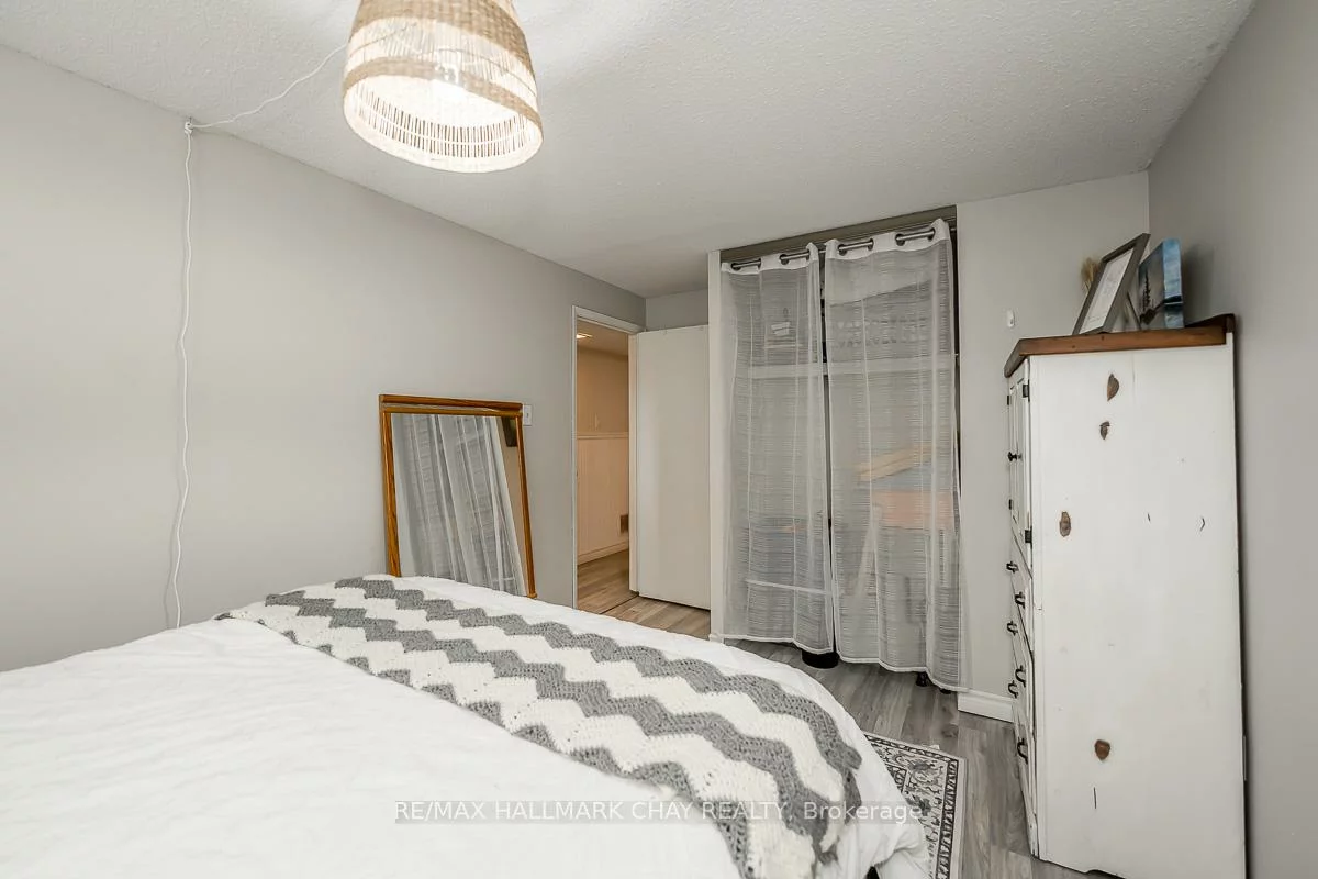 29, Shaw, Letitia Heights, Barrie