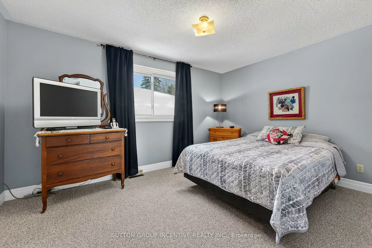 230, Edgehill, Letitia Heights, Barrie