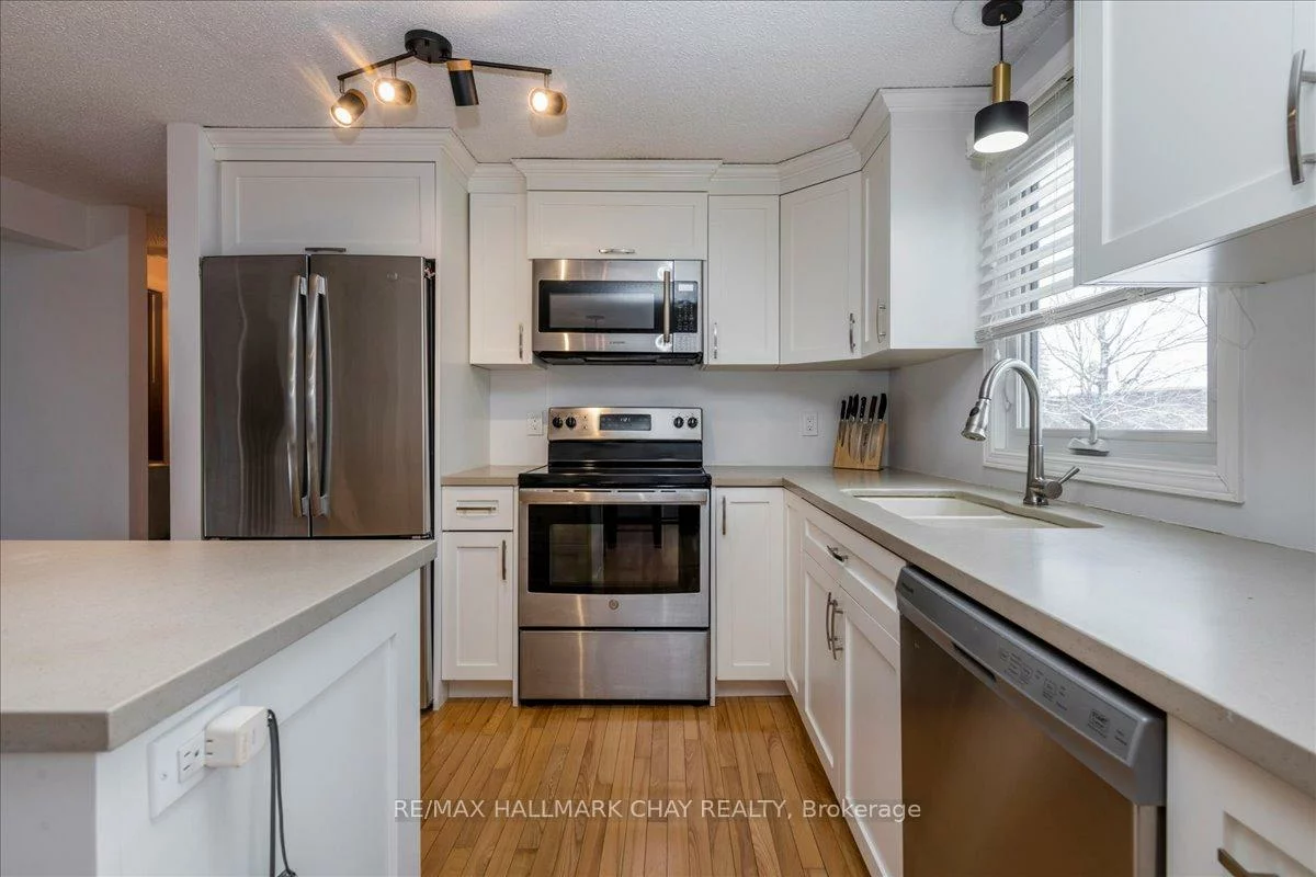 207, Burns, Northwest, Barrie