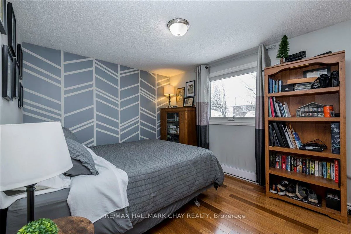 207, Burns, Northwest, Barrie