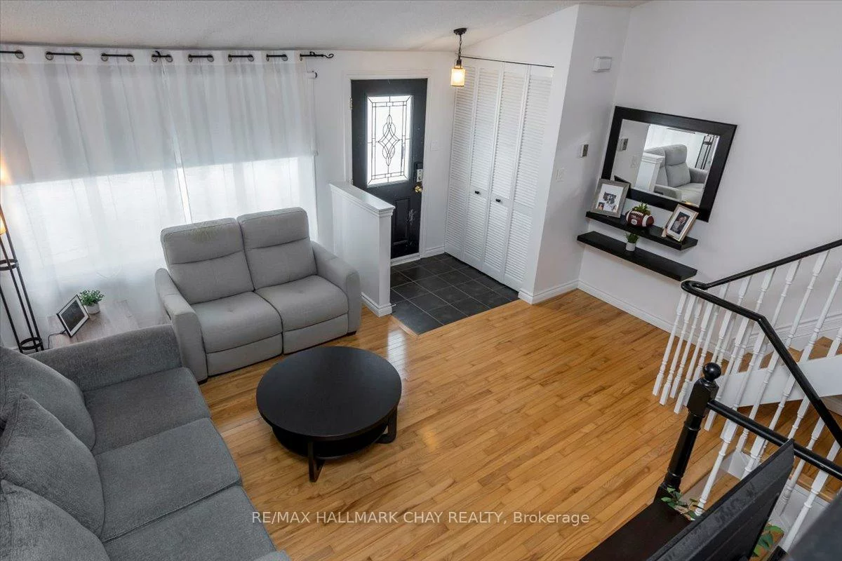 207, Burns, Northwest, Barrie