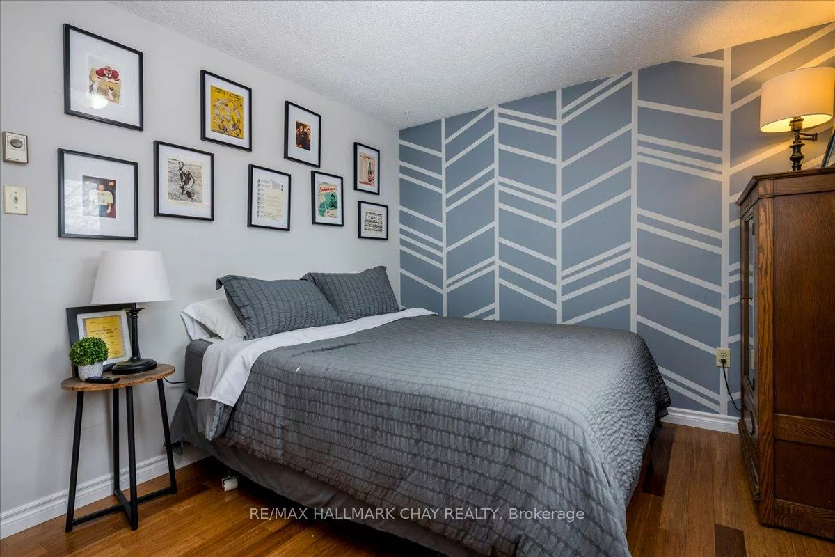 207, Burns, Northwest, Barrie