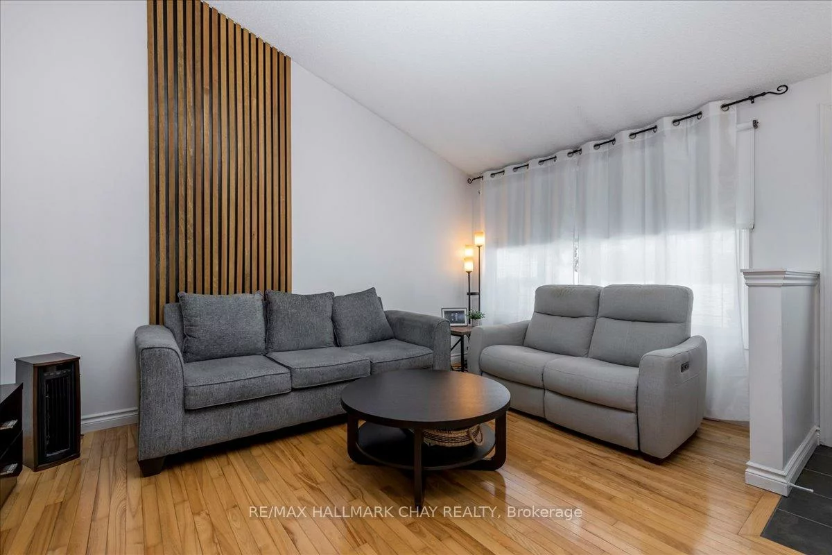 207, Burns, Northwest, Barrie