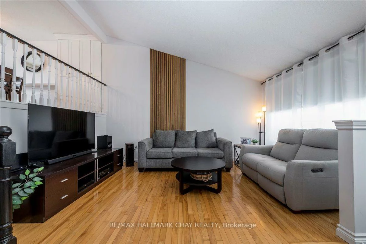 207, Burns, Northwest, Barrie