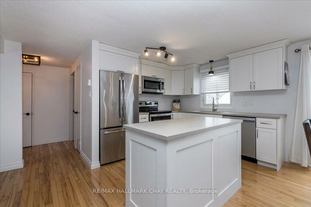 207, Burns, Northwest, Barrie