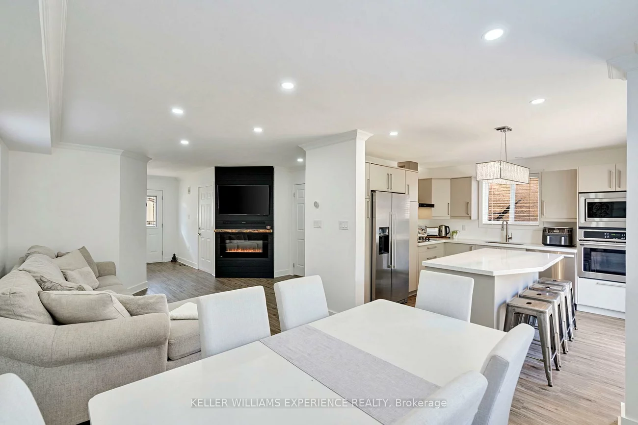 91, Butternut, Holly, Barrie