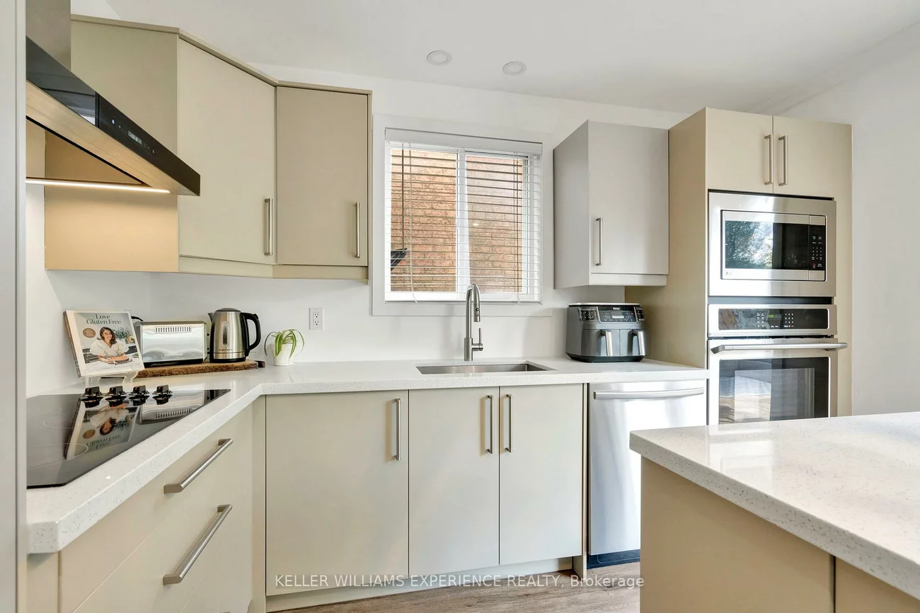 91, Butternut, Holly, Barrie