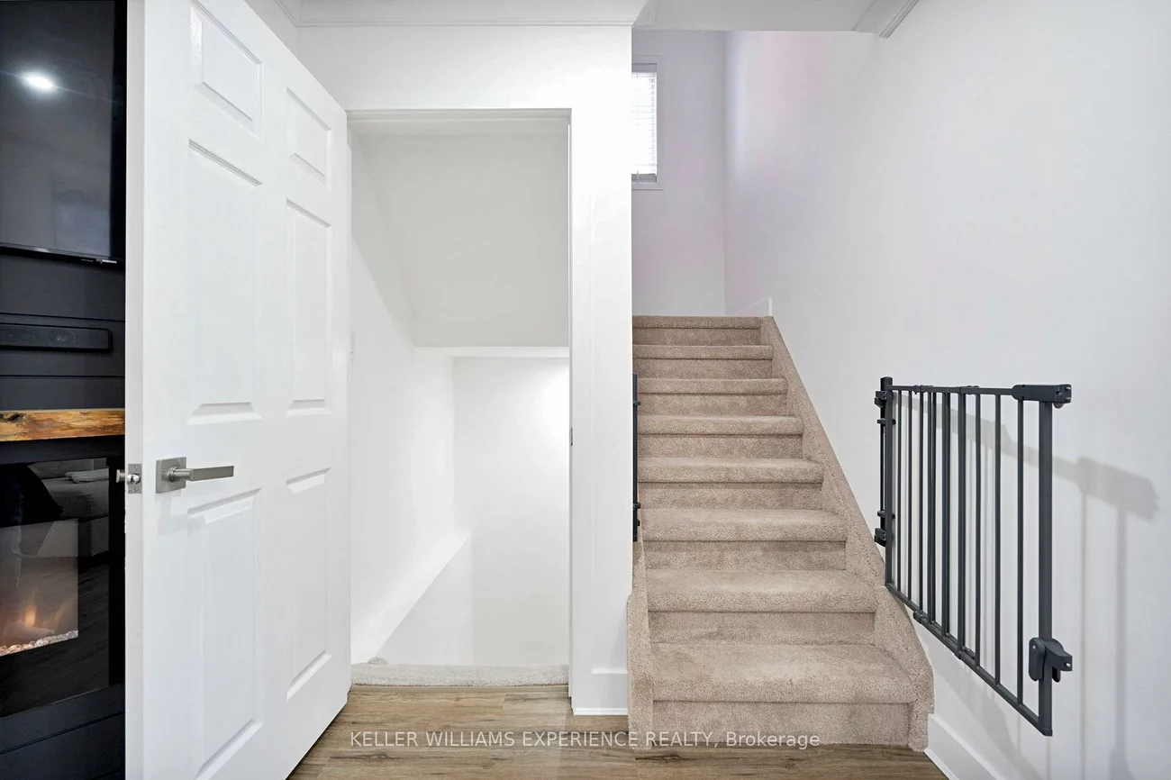 91, Butternut, Holly, Barrie