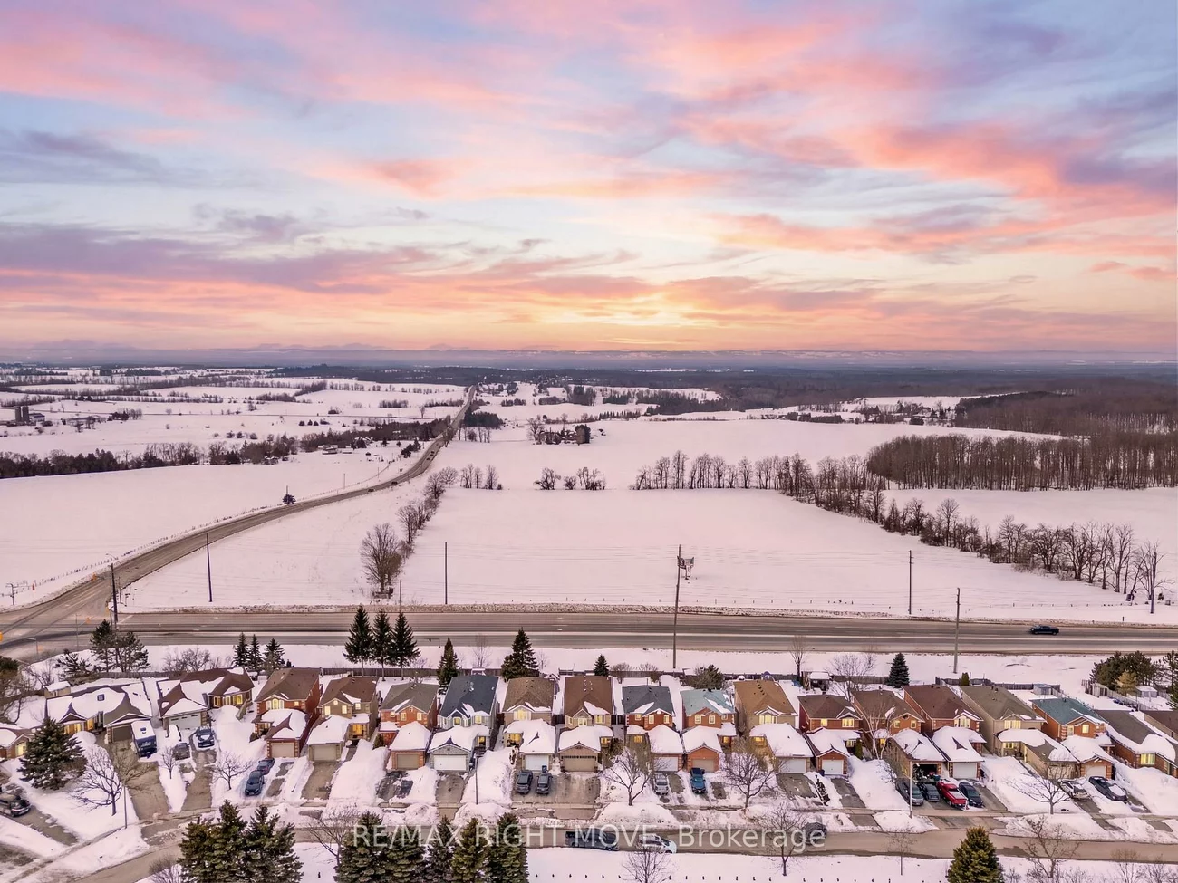 42, Sundew, Holly, Barrie