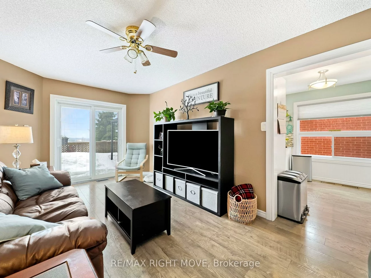 42, Sundew, Holly, Barrie