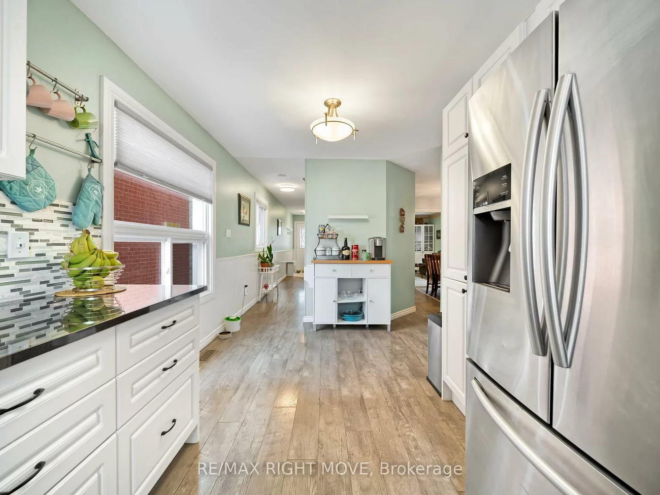 42, Sundew, Holly, Barrie