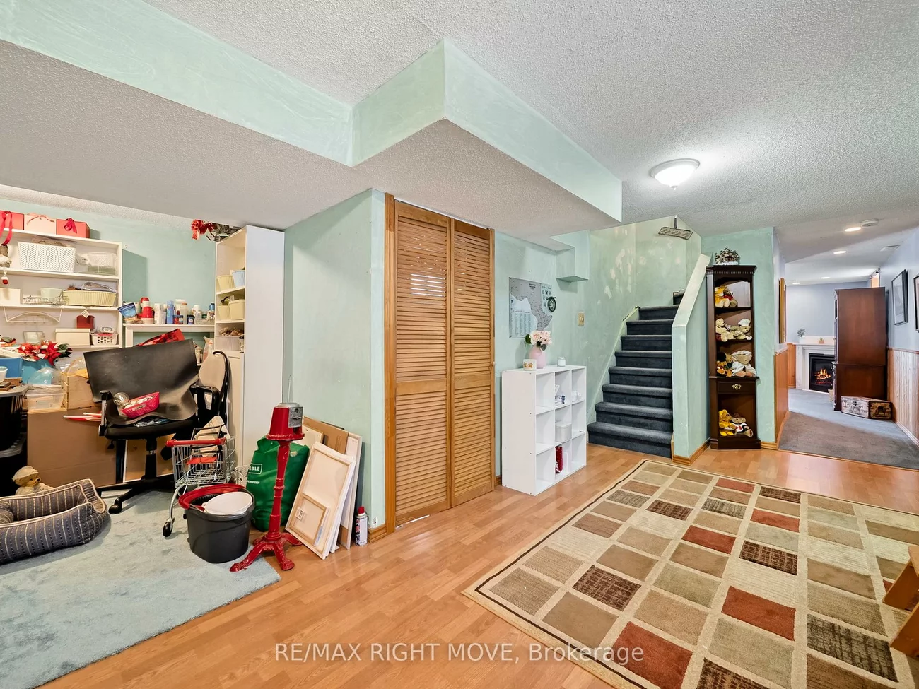 42, Sundew, Holly, Barrie