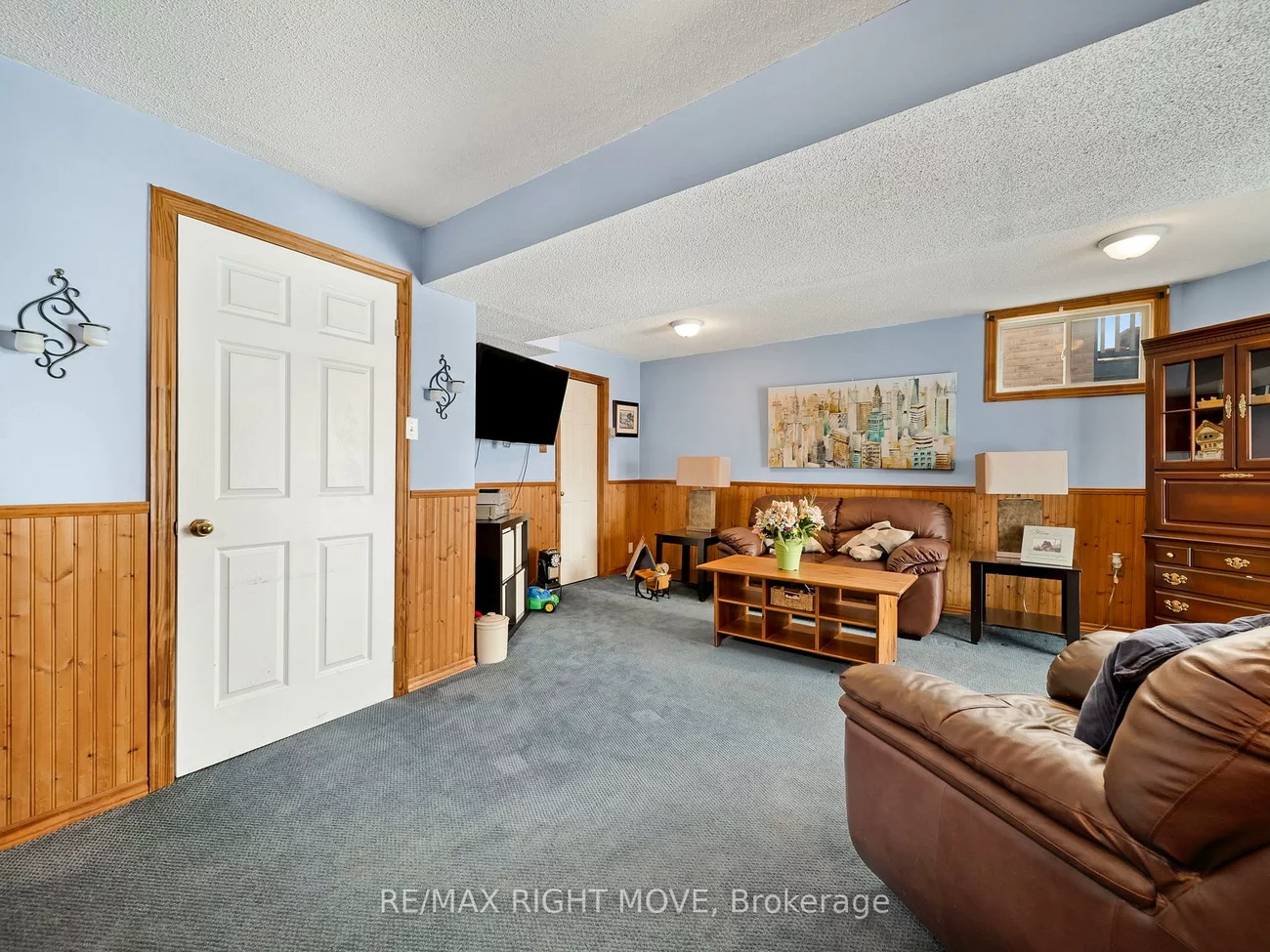 42, Sundew, Holly, Barrie