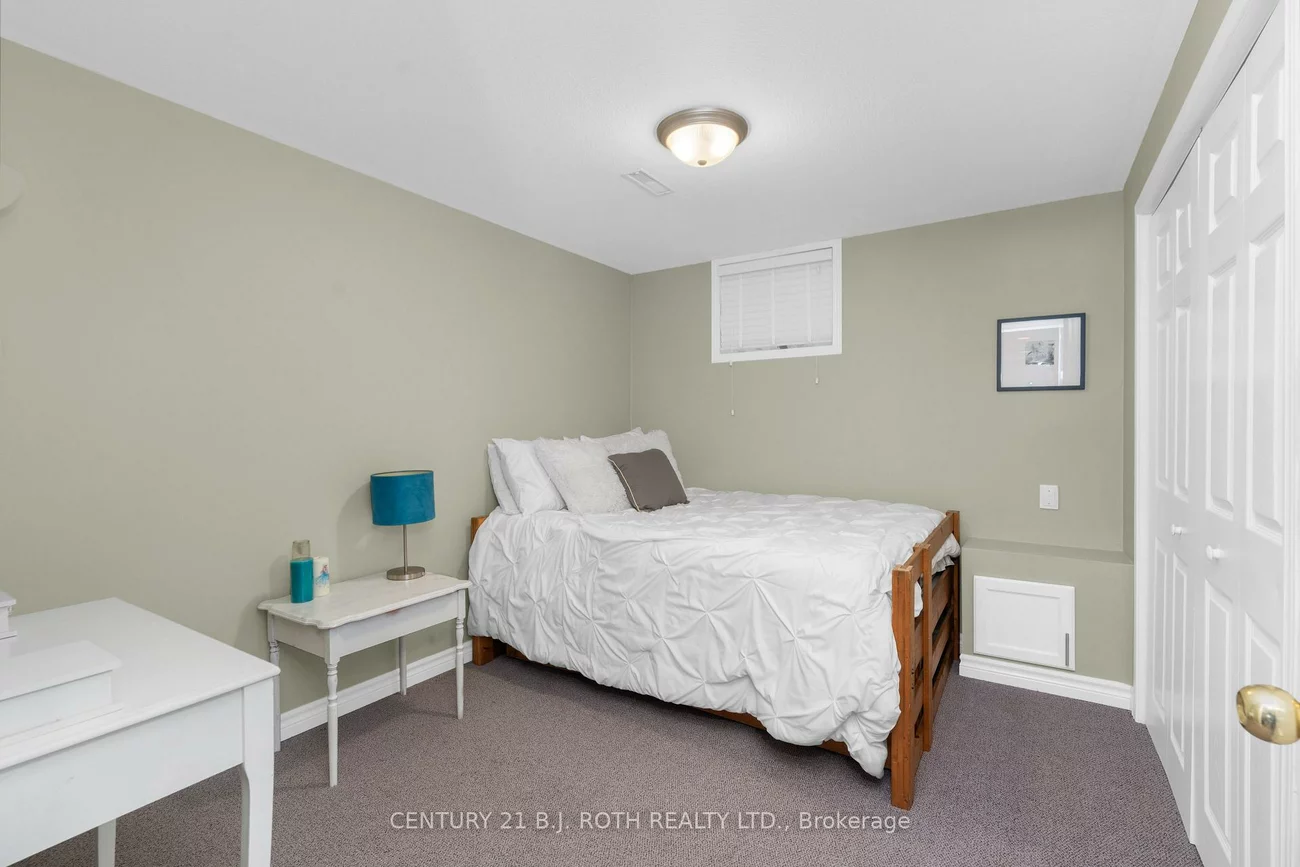 63, Kenwell, Holly, Barrie