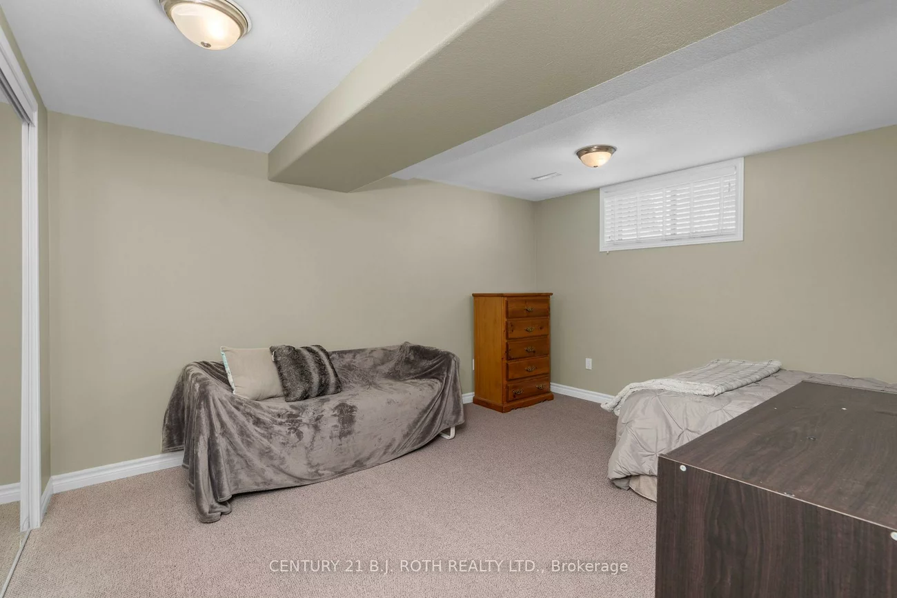 63, Kenwell, Holly, Barrie