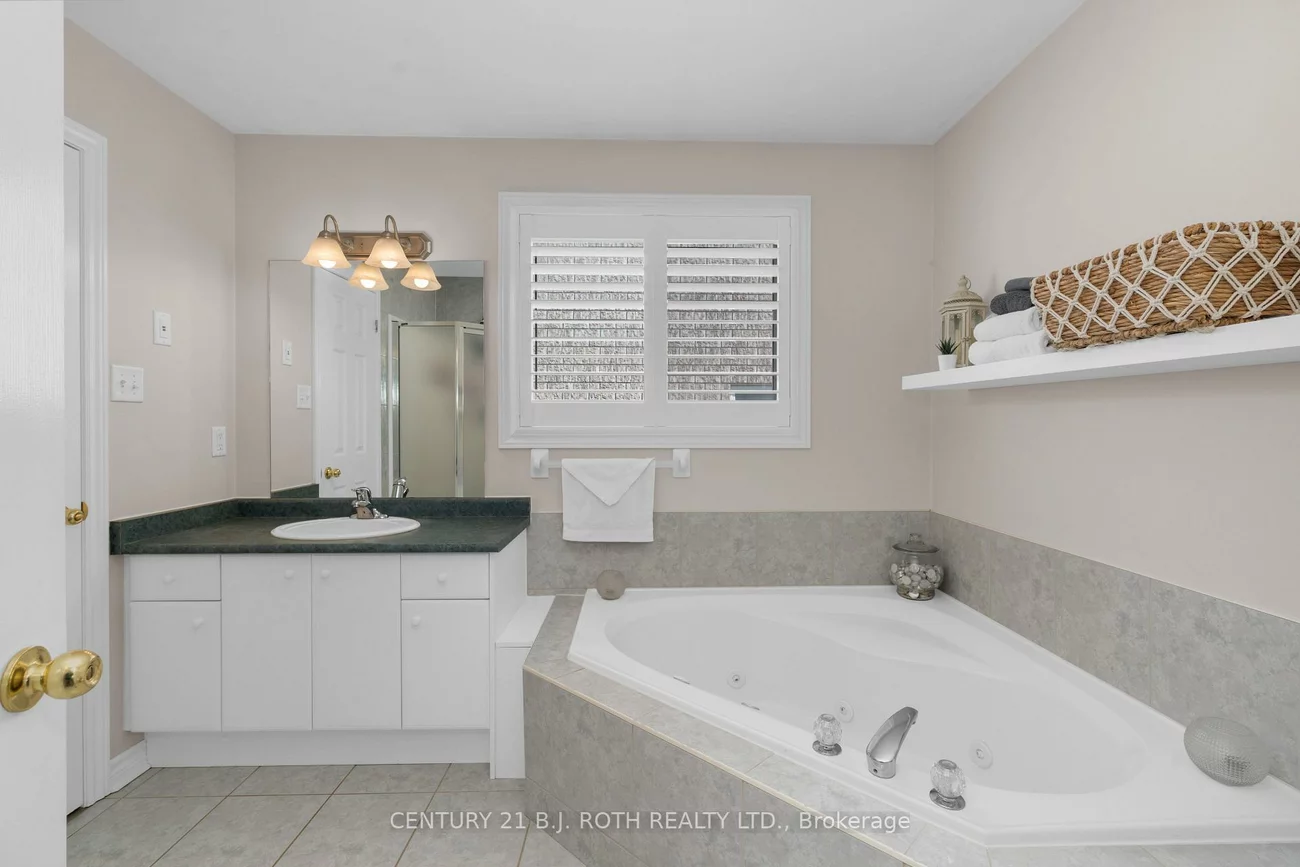 63, Kenwell, Holly, Barrie