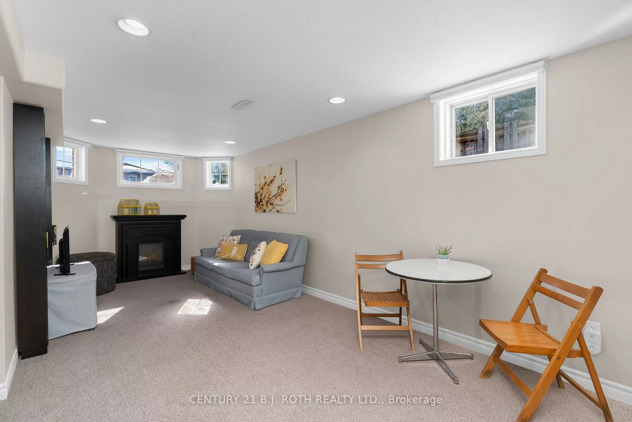 63, Kenwell, Holly, Barrie