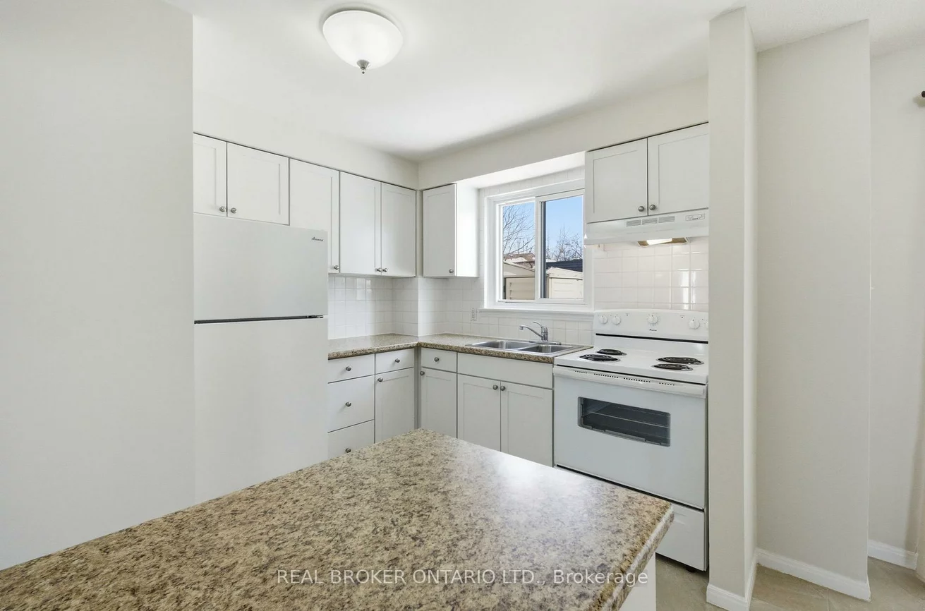 15, Christie, Letitia Heights, Barrie