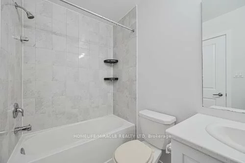 29, Turnberry, Painswick South, Barrie