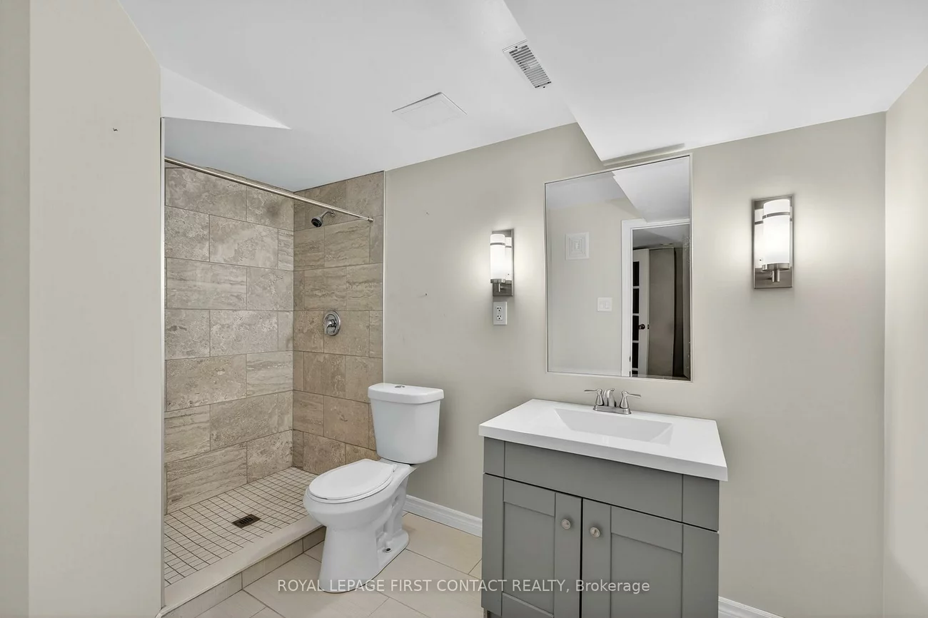 15, Rodney, North Shore, Barrie