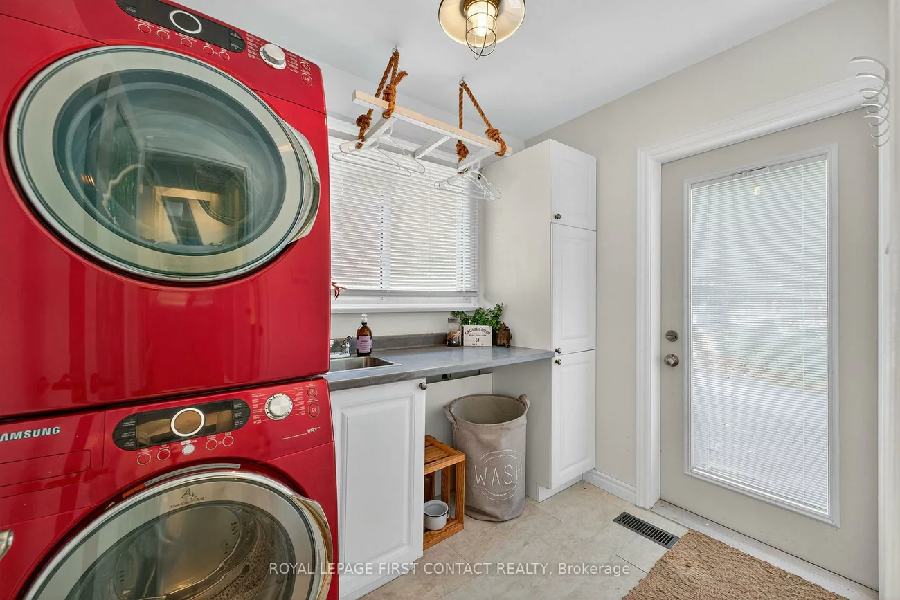 15, Rodney, North Shore, Barrie