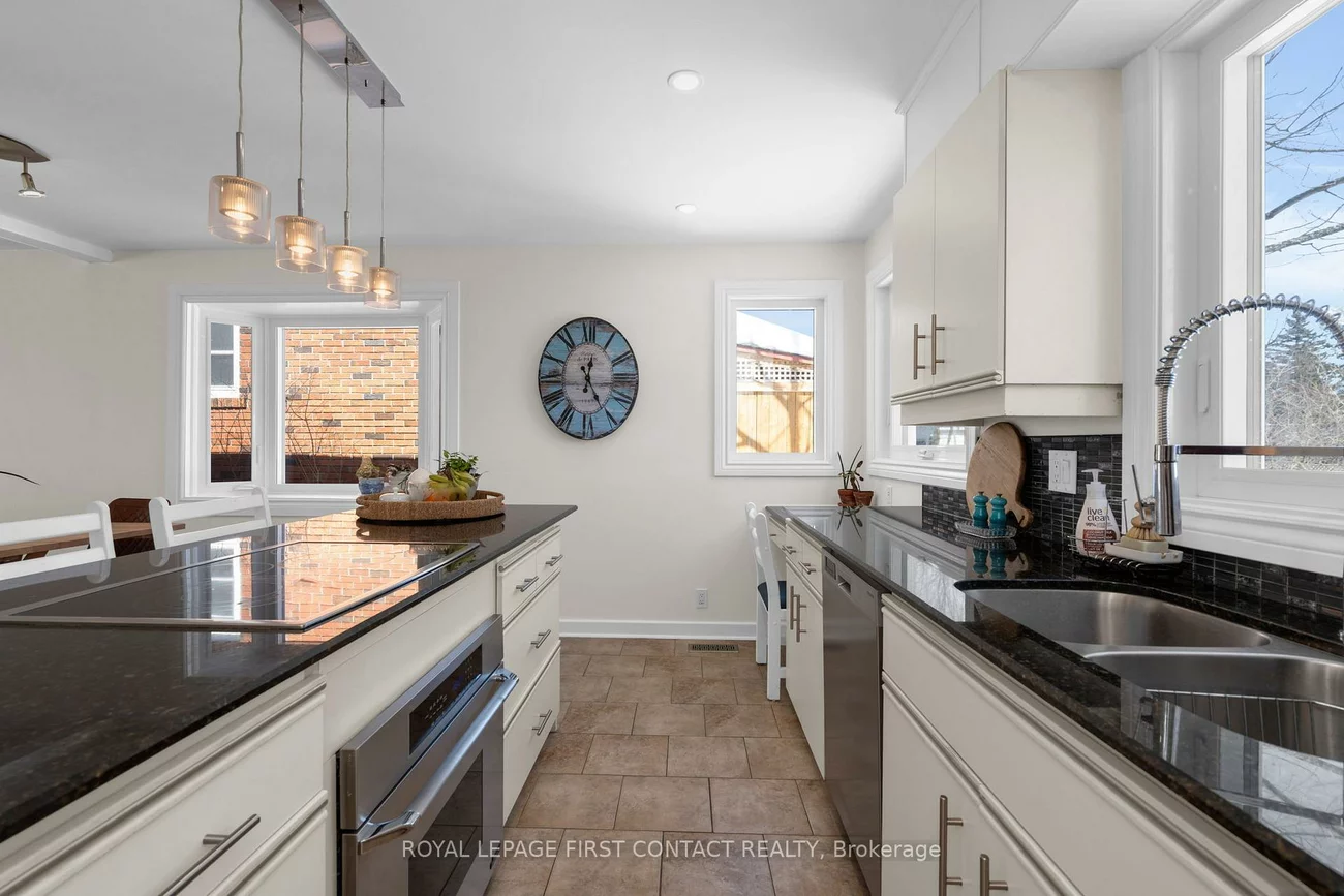 103, Rodney, Codrington, Barrie