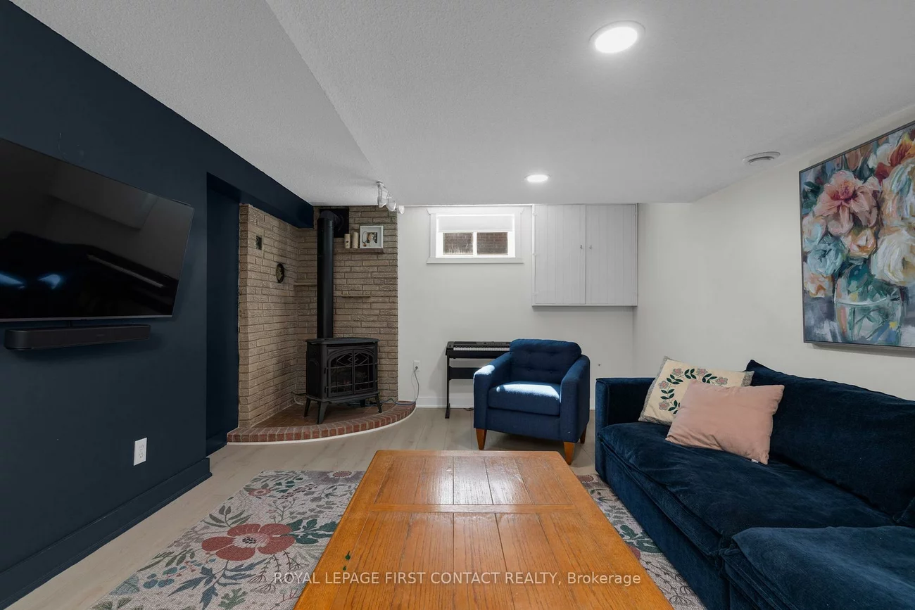 103, Rodney, Codrington, Barrie