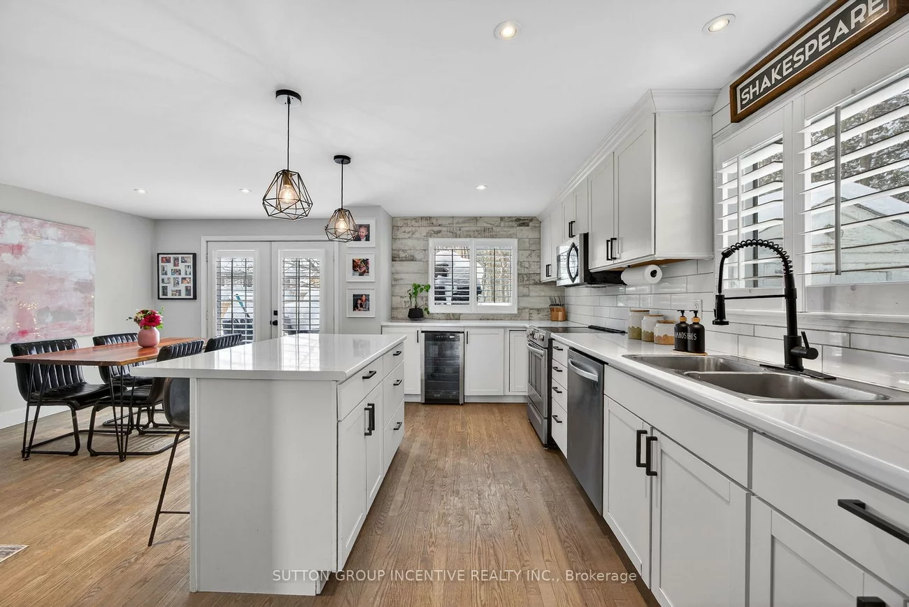 56, Shakespeare, Letitia Heights, Barrie