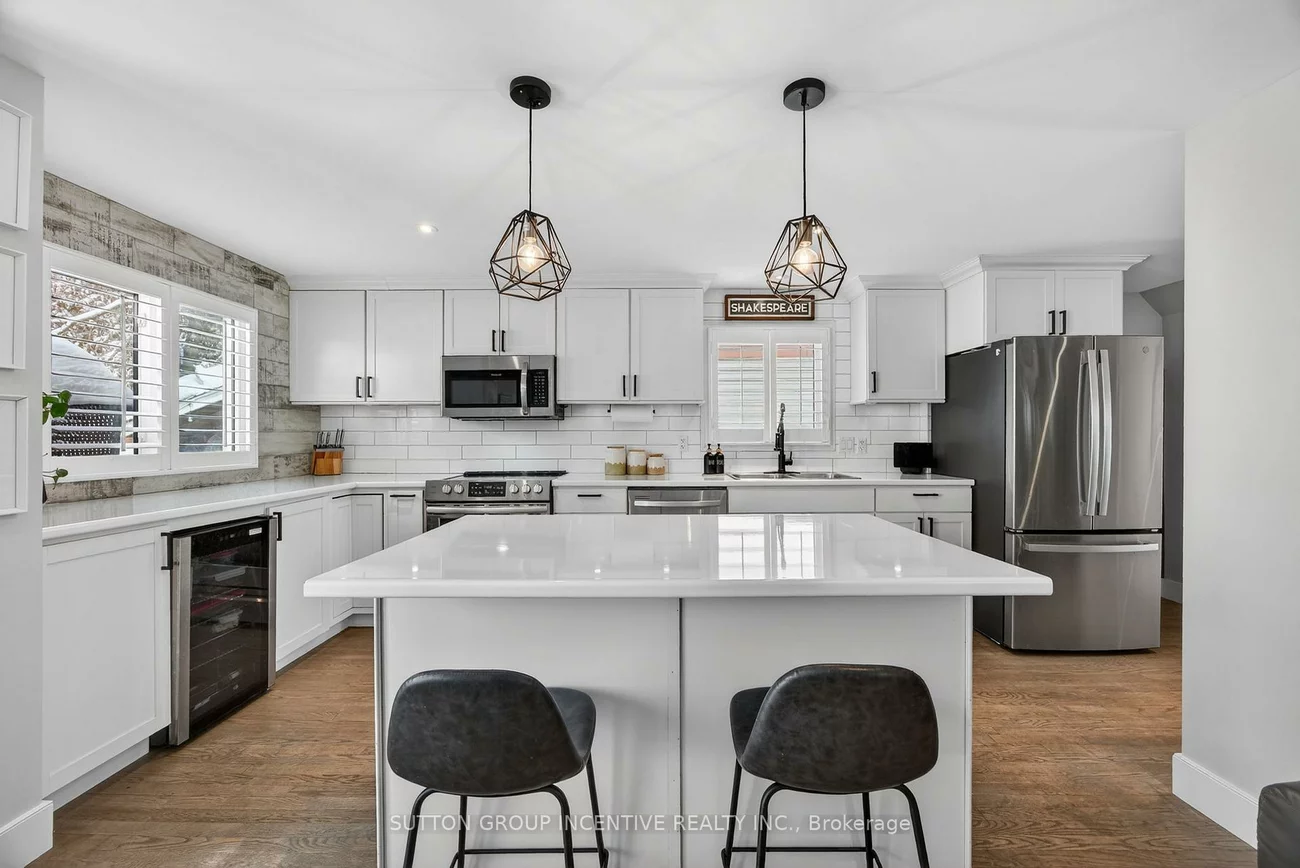 56, Shakespeare, Letitia Heights, Barrie