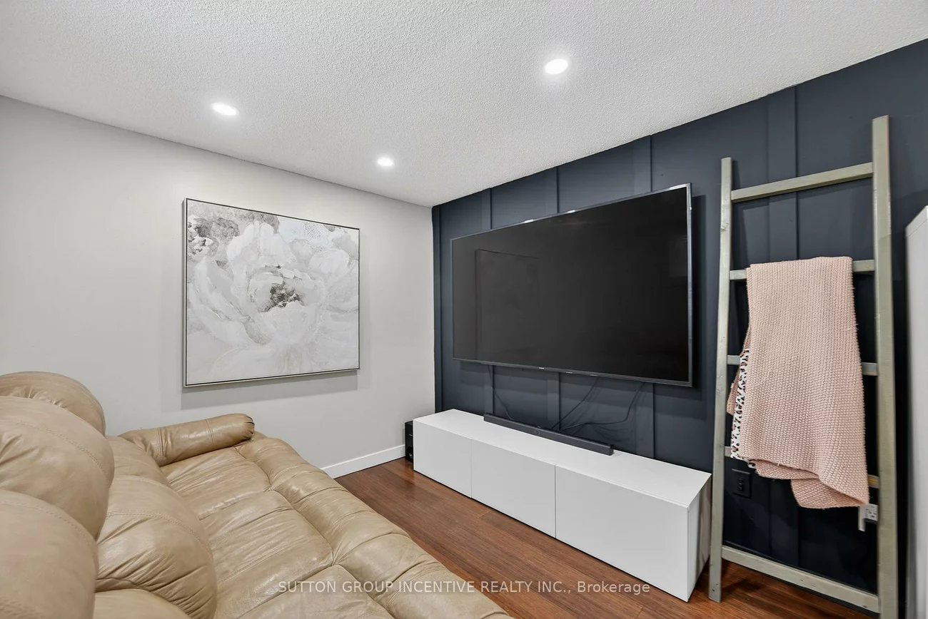 56, Shakespeare, Letitia Heights, Barrie