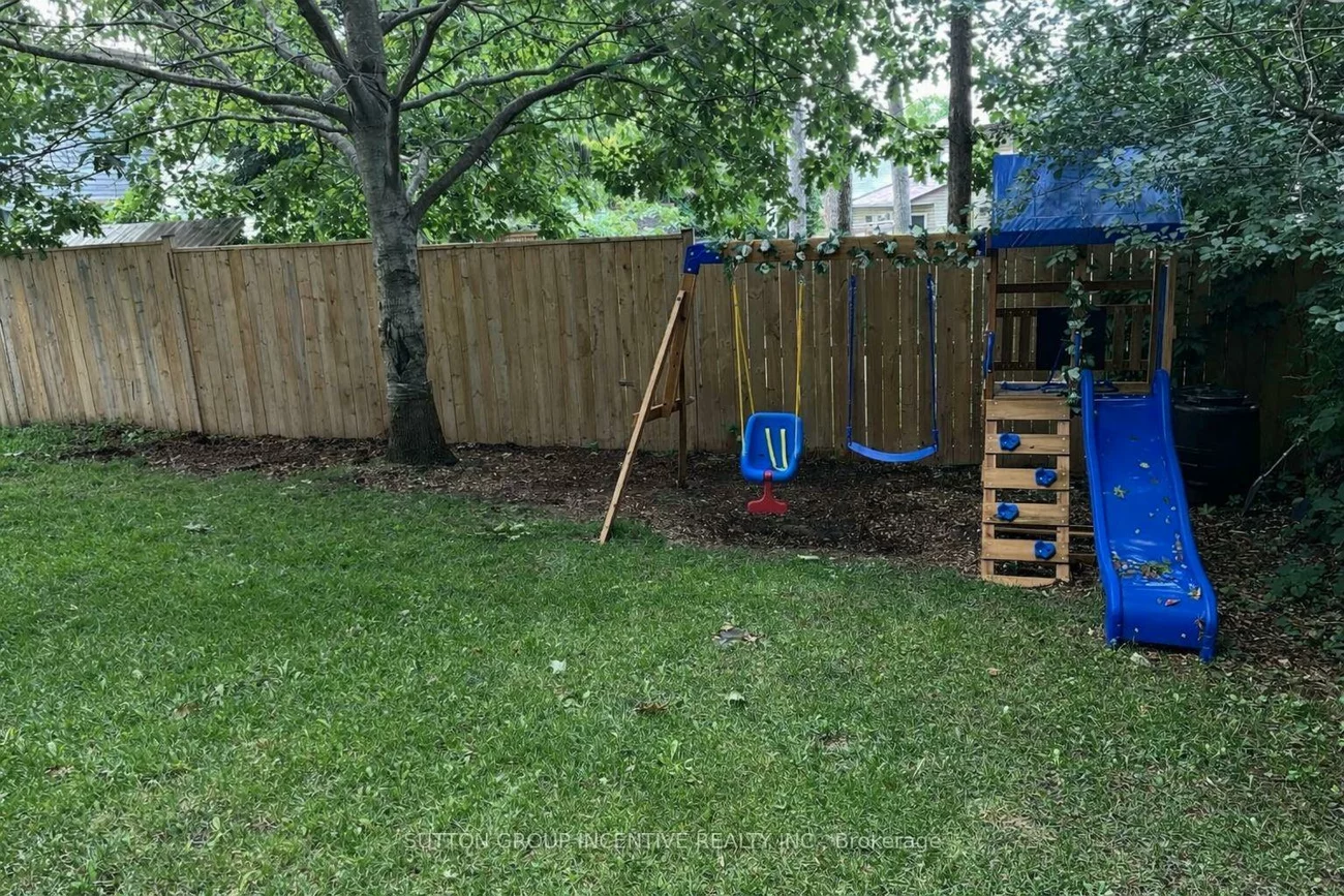 56, Shakespeare, Letitia Heights, Barrie