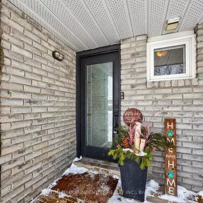 56, Shakespeare, Letitia Heights, Barrie