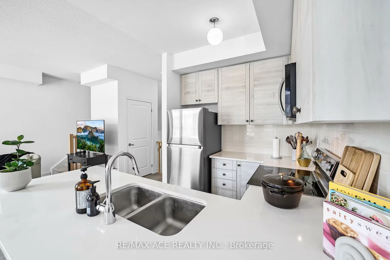 24, Spry, Innis-Shore, Barrie