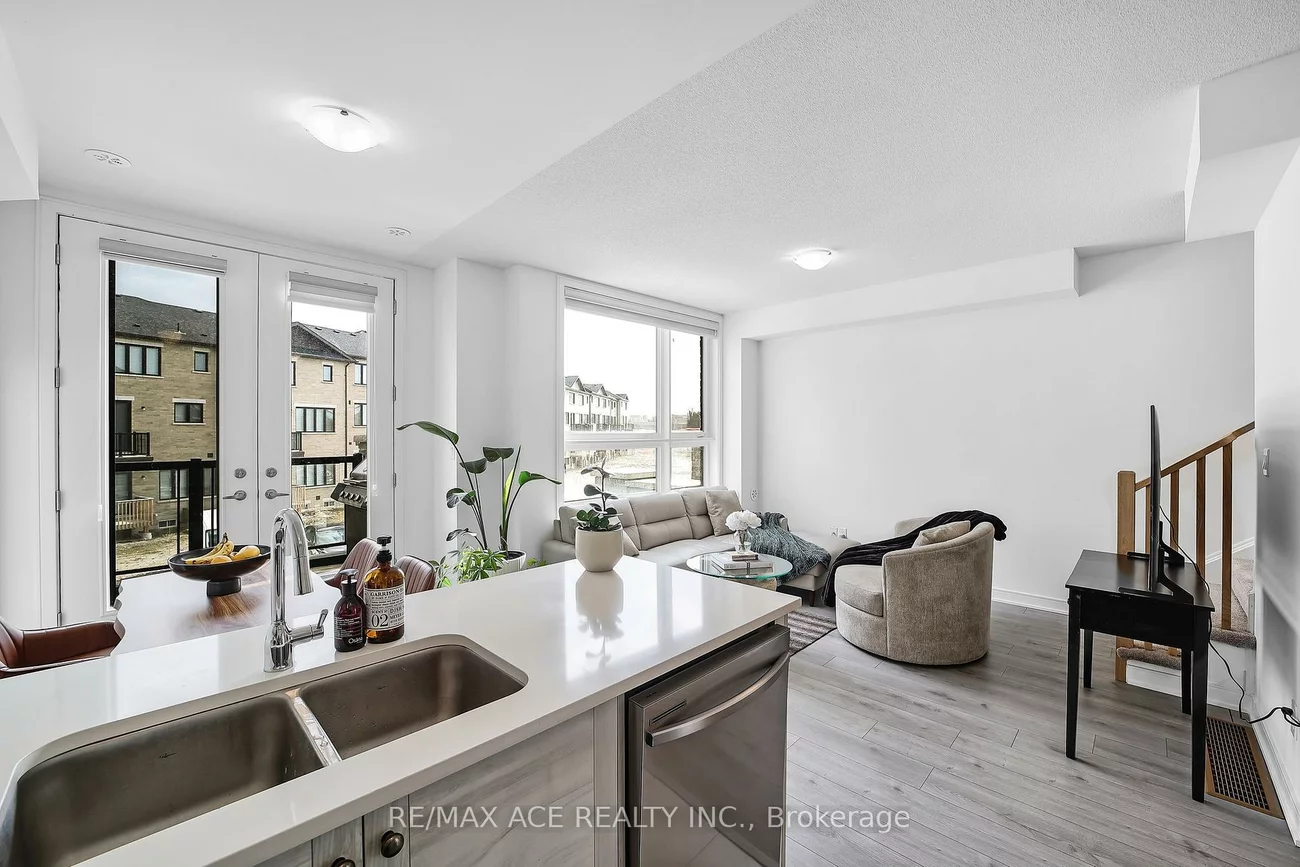 24, Spry, Innis-Shore, Barrie