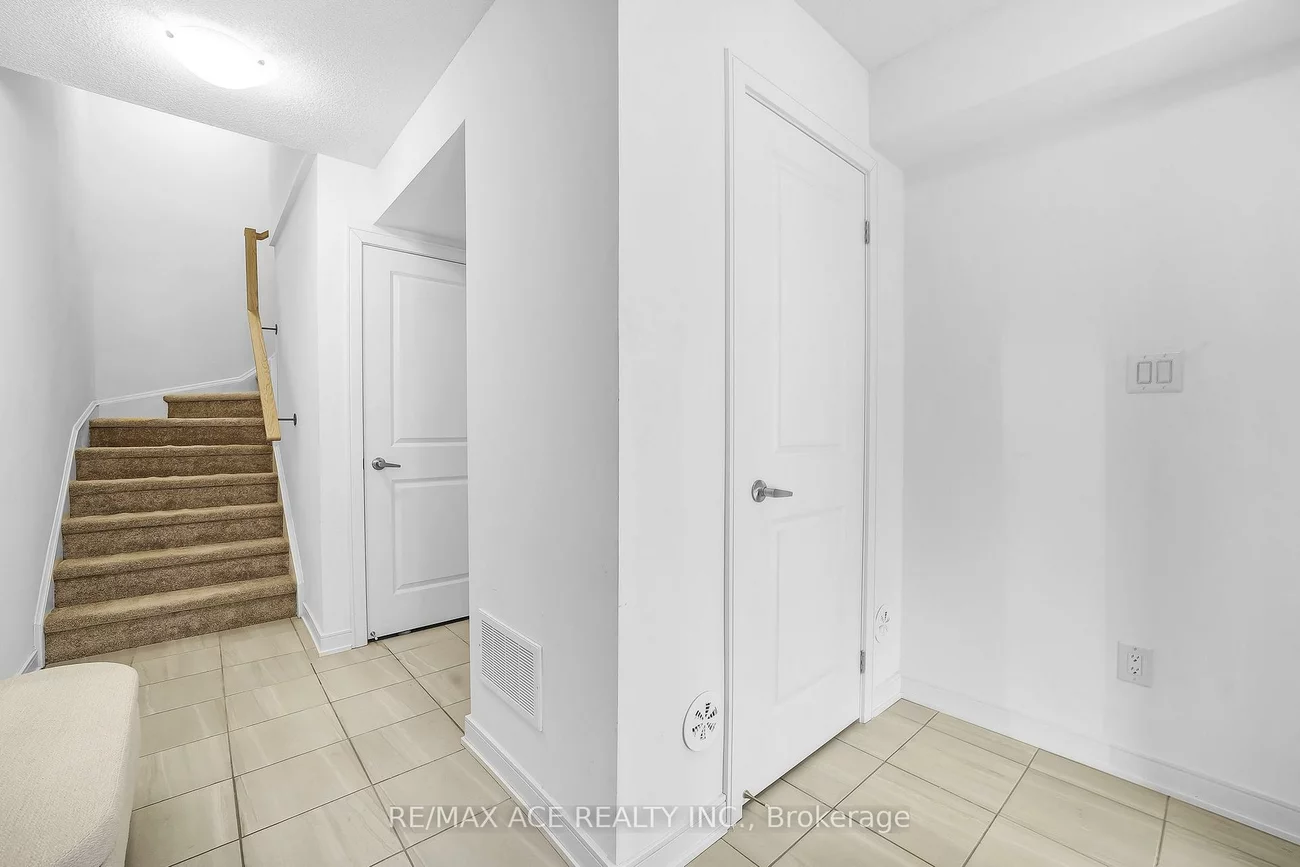 24, Spry, Innis-Shore, Barrie