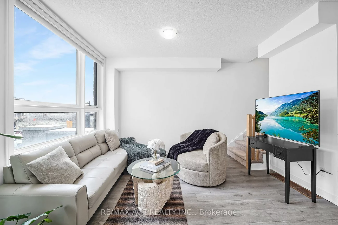 24, Spry, Innis-Shore, Barrie